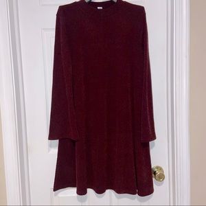 Women’s L lightweight sweater swing dress maroon